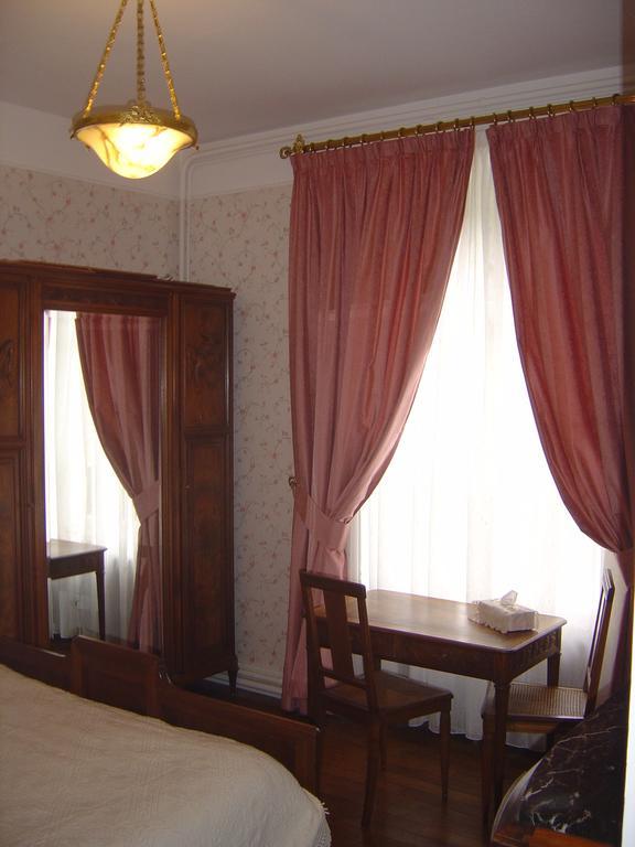 Le Terrondou Hotel Vic-sur-Cere Room photo