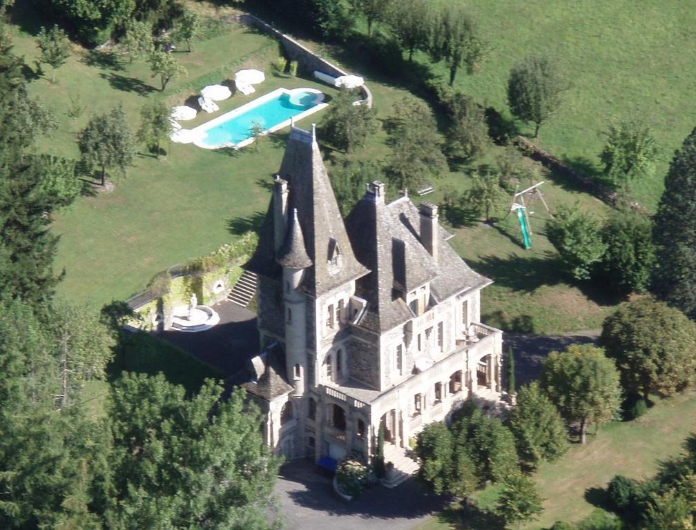 Le Terrondou Hotel Vic-sur-Cere Exterior photo
